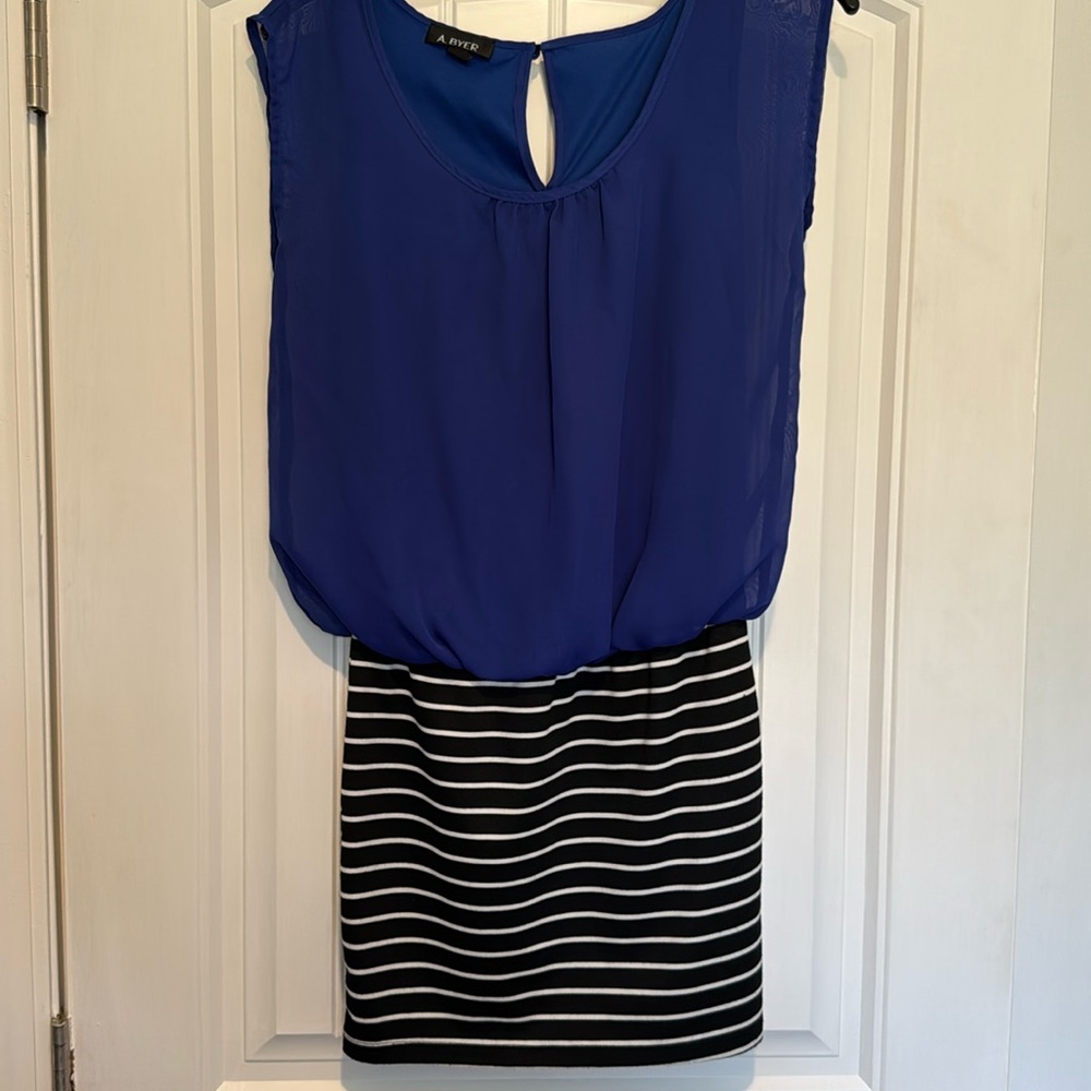 • A Byer Blue/Black Bodycon Dress Size S